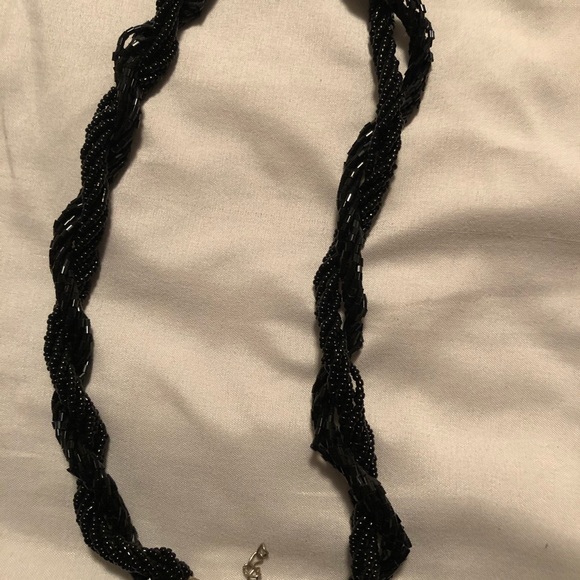 Black necklace - Picture 2 of 4